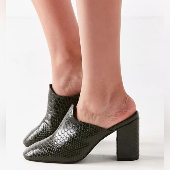 Urban Outfitters Crocodile Mule Clog Whimsigoth Dark Academia Moody Preppy 10 - Picture 11 of 12